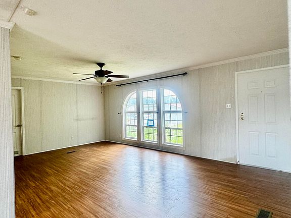 4th image of 804 Maynard Boulevard