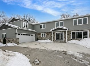 26436 Annesley Rd, Beachwood, OH 44122