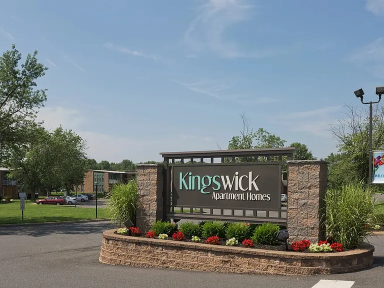 Kingswick Apartments — Photo 4