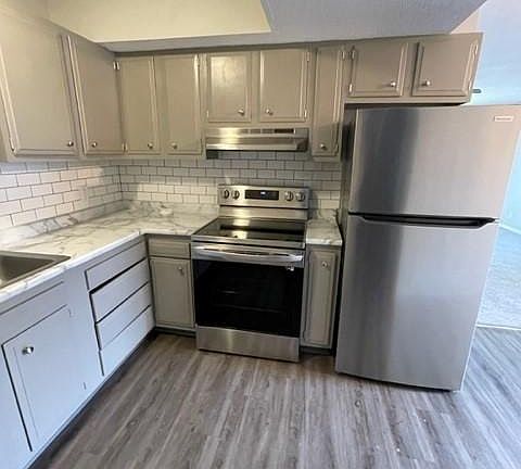 4th image of 1942 G St APT 5