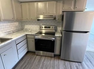 1942 G St, Lincoln, NE 68510