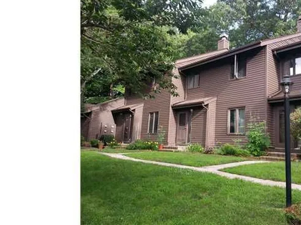 223 Flanders Rd APT 3, Niantic, CT 06357