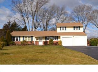 824 Saint Davids Ave, Warminster, PA 18974