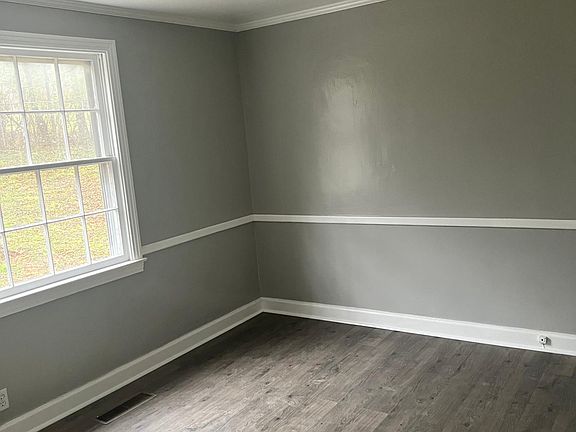 3rd image of 405 Chadwell Dr