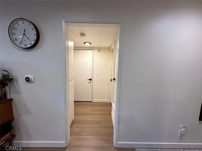 10149 Commerce Ave — Photo 13