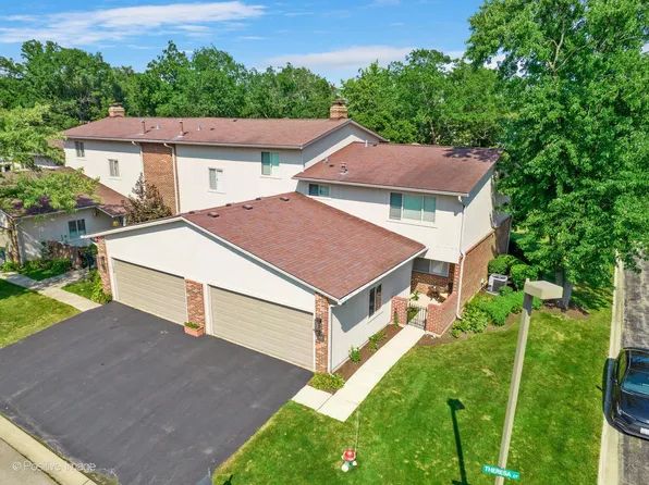 2S761 Theresa Ct #761, Oak Brook, IL 60523