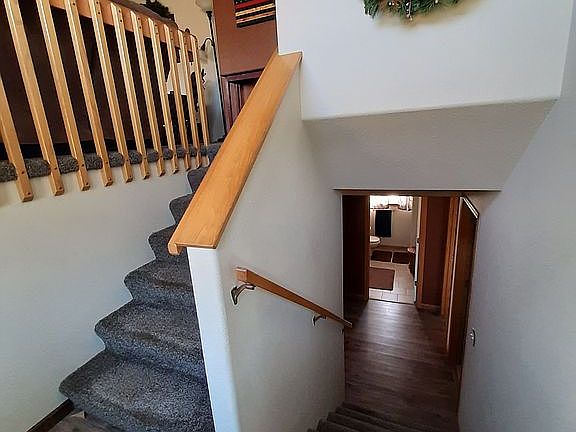 3rd image of 2555 Grandview Dr