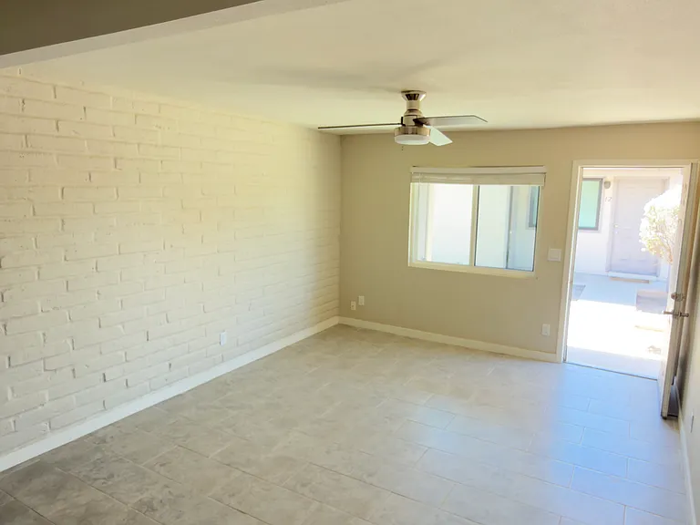 502 E Glenn St #11 — Photo 3