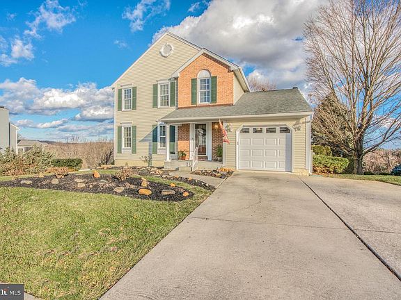 2nd image of 9814 Hickoryhurst Dr