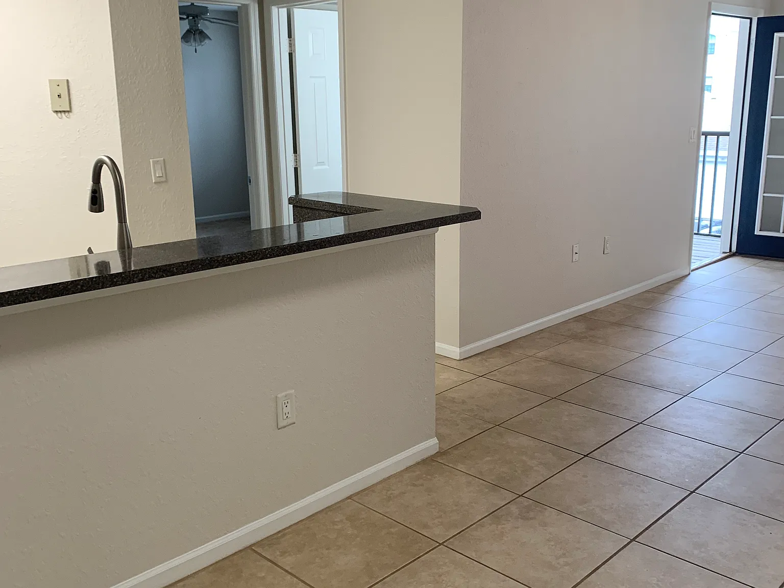 1 bed, 700 sqft, $1,500 — Photo 4