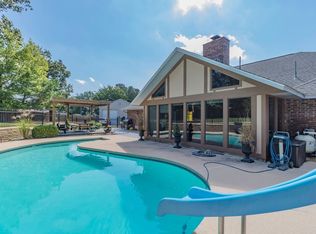 3875 S 48th St, Springdale, AR 72762