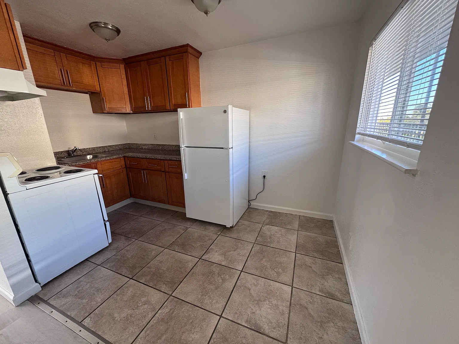 1 bed, 650 sqft, $1,950 — Photo 2