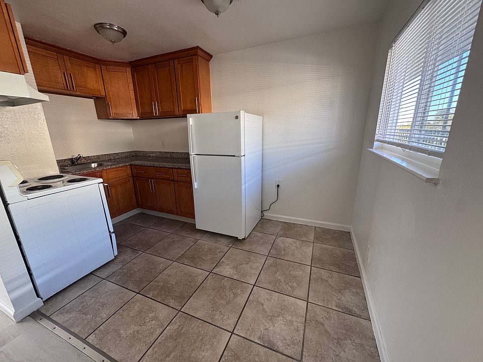 1st image of 8005 Macarthur Blvd APT 1