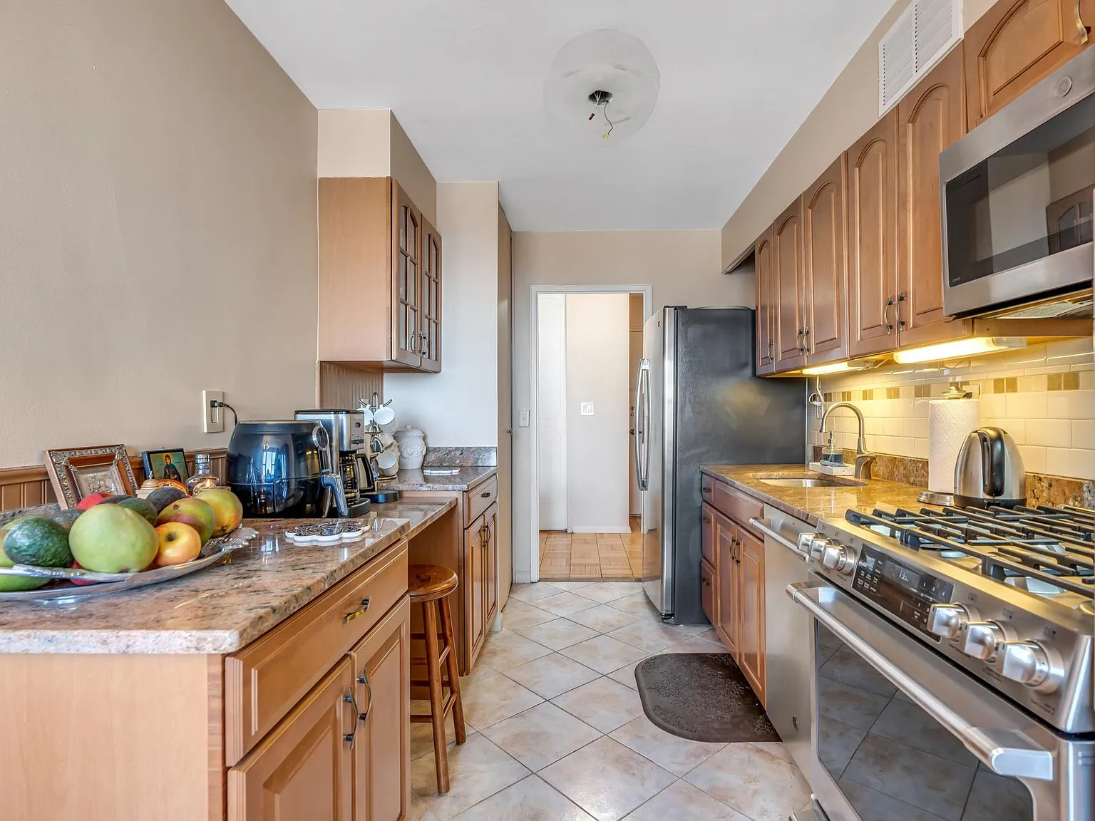 2 bed, 1290 sqft, $3,850 — Photo 3
