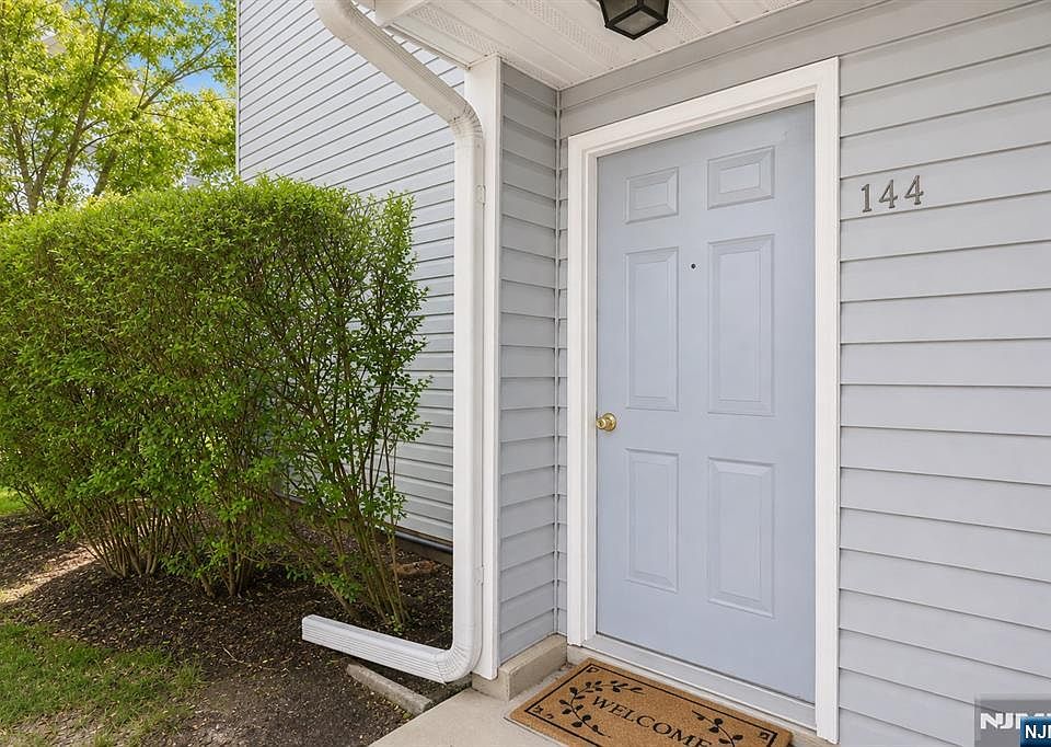 1st image of 144 Prestwick Way #144
