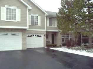 512 W Jason Ln, Wood Dale, IL 60191