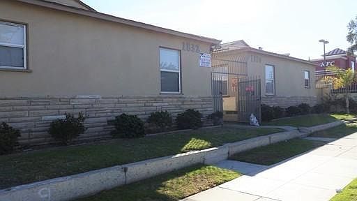 2nd image of 1832 Locust Ave #1832