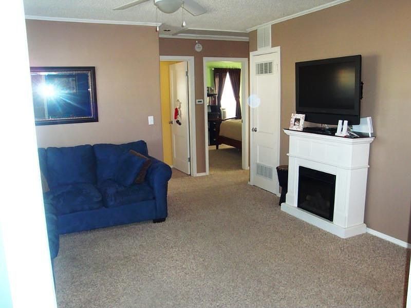 2nd image of 647 N Edwards Ave