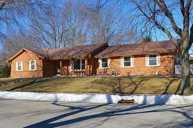 1st image of W58N1009 Essex Dr