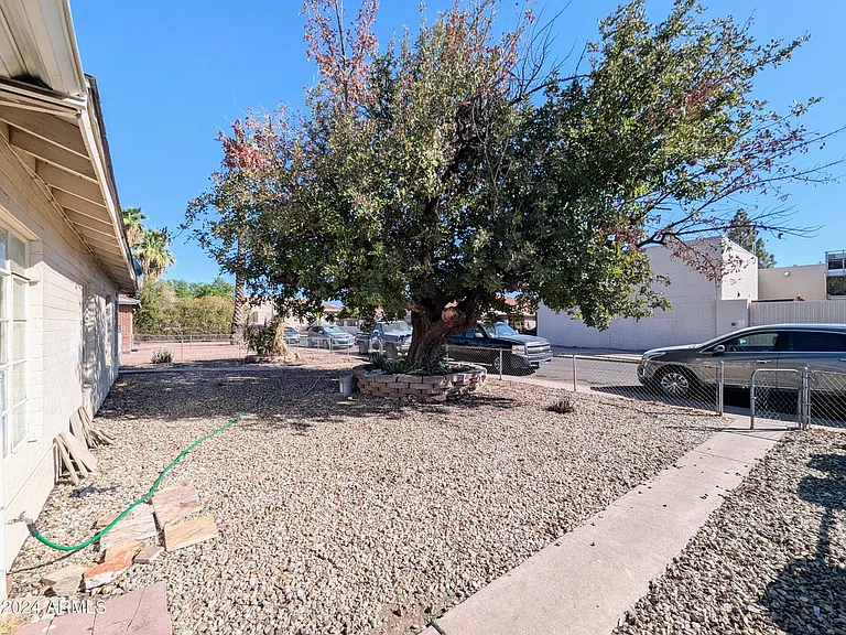 1314 W Whitton Ave — Photo 5