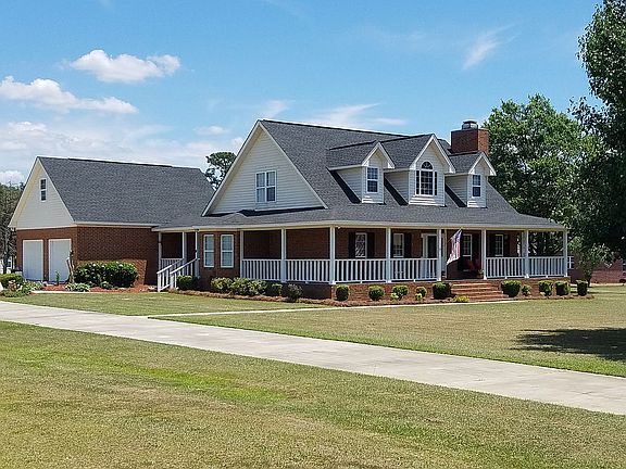 2nd image of 106 Pine Ln
