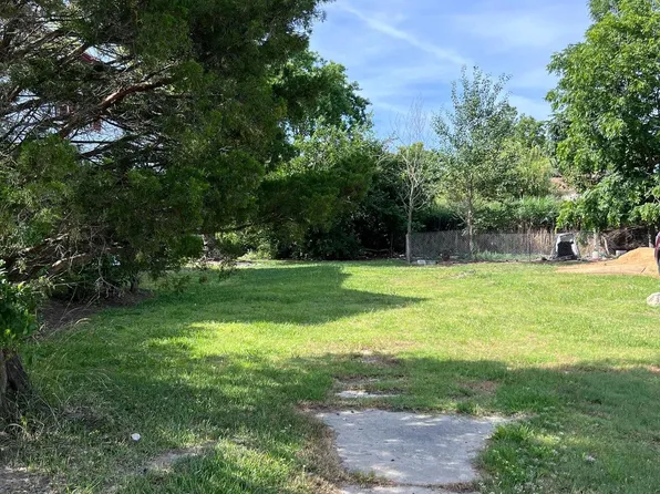 329 W Chesapeake Ave, Crisfield, MD 21817