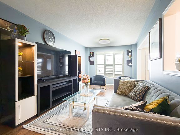 4th image of 13 Burnstown Cir