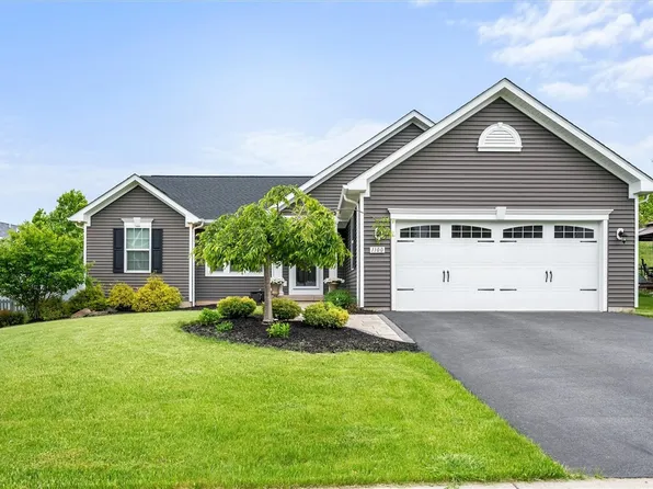1100 Harlowe Ln, Farmington, NY 14425