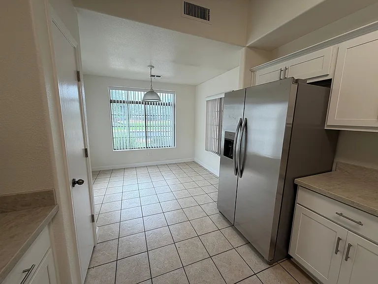 12710 W Ash St — Photo 3