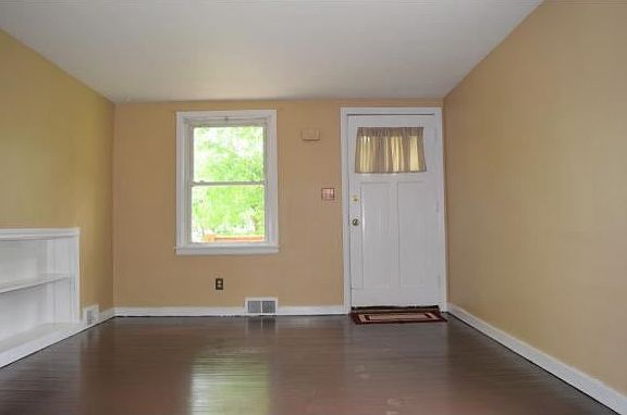 2nd image of 324 Hoffman Ave