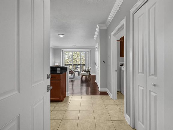 4th image of 539 W 1st Ave APT 310