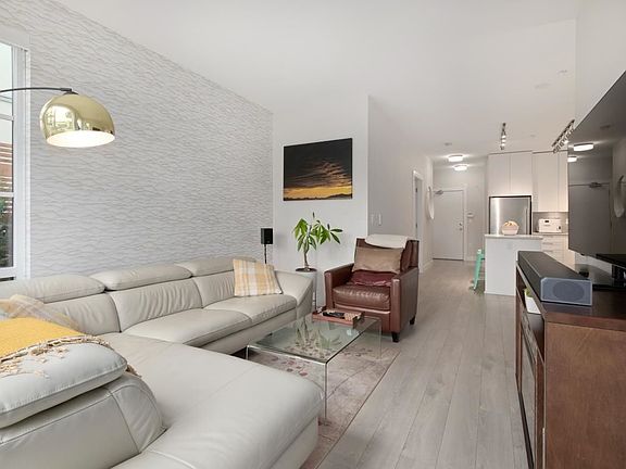 5th image of 1728 Gilmore Ave #109