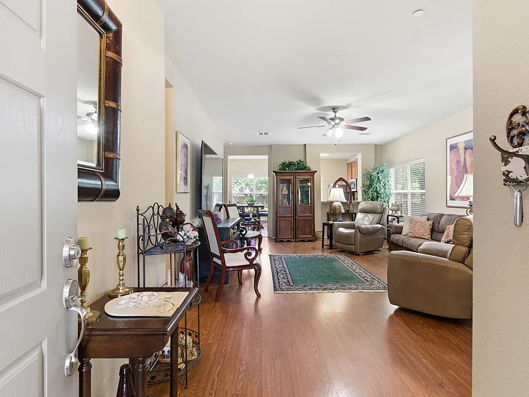 7257 Rembrandt Dr — Photo 5