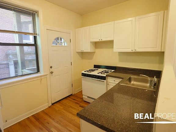4th image of 721.5 W Barry Ave #721X-A1