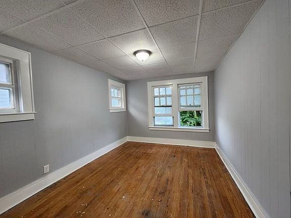 5th image of 147 Clyde Ave