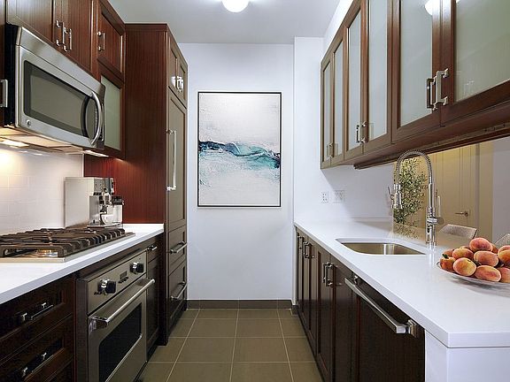 2nd image of 205 W 76th St #7K