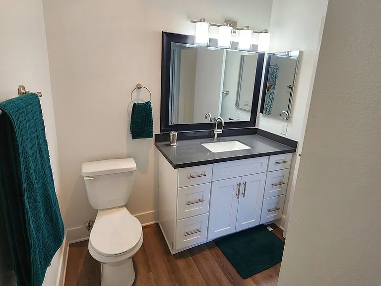 Citronia Luxe Towers Apartments — Photo 20