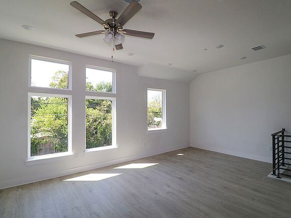 4th image of 200 W 56th St Unit 7102