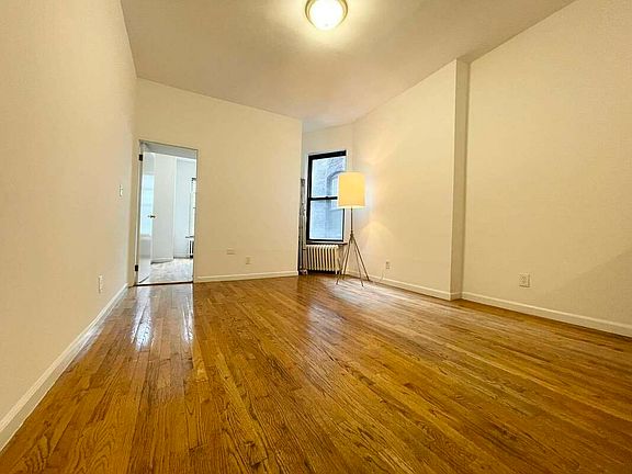 4th image of 413 E 90th St #3E