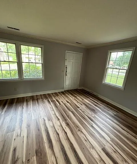 325 N Salem Ave — Photo 9