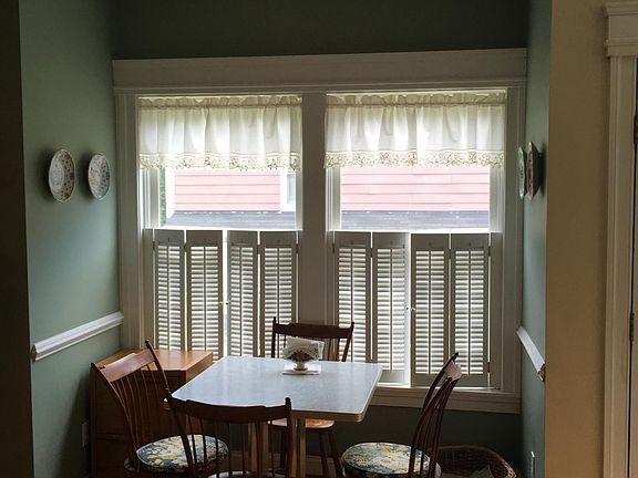 Breakfast nook