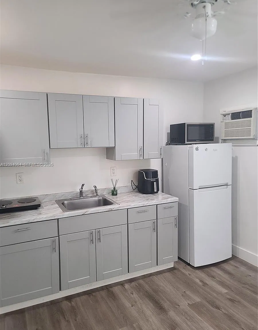Realty Securities Corppb — Photo 4