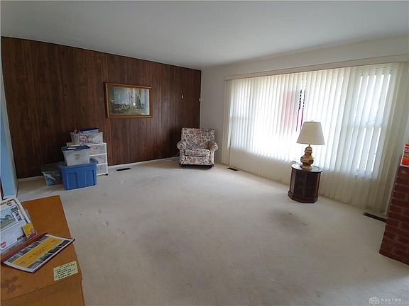 3rd image of 527 Bennert Dr