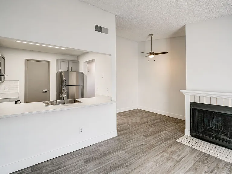 Shift Apartments — Photo 9