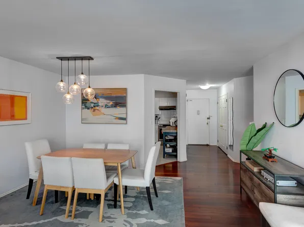 2132 Harmon Cove Tower #2132, Secaucus, NJ 07094
