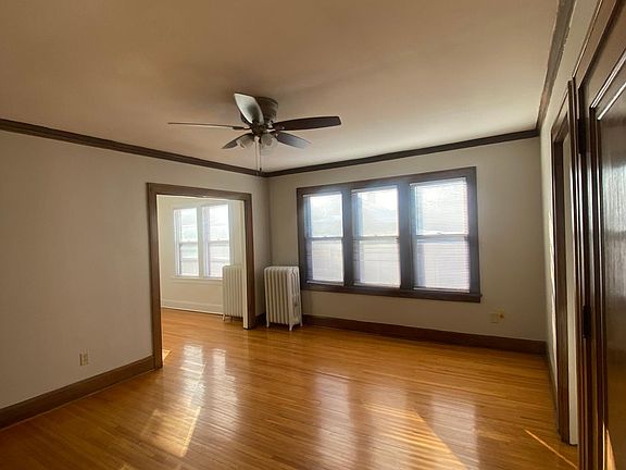 5th image of 1831 Portland Ave APT 203