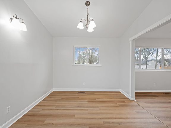 5th image of 4512 Dumac Rd