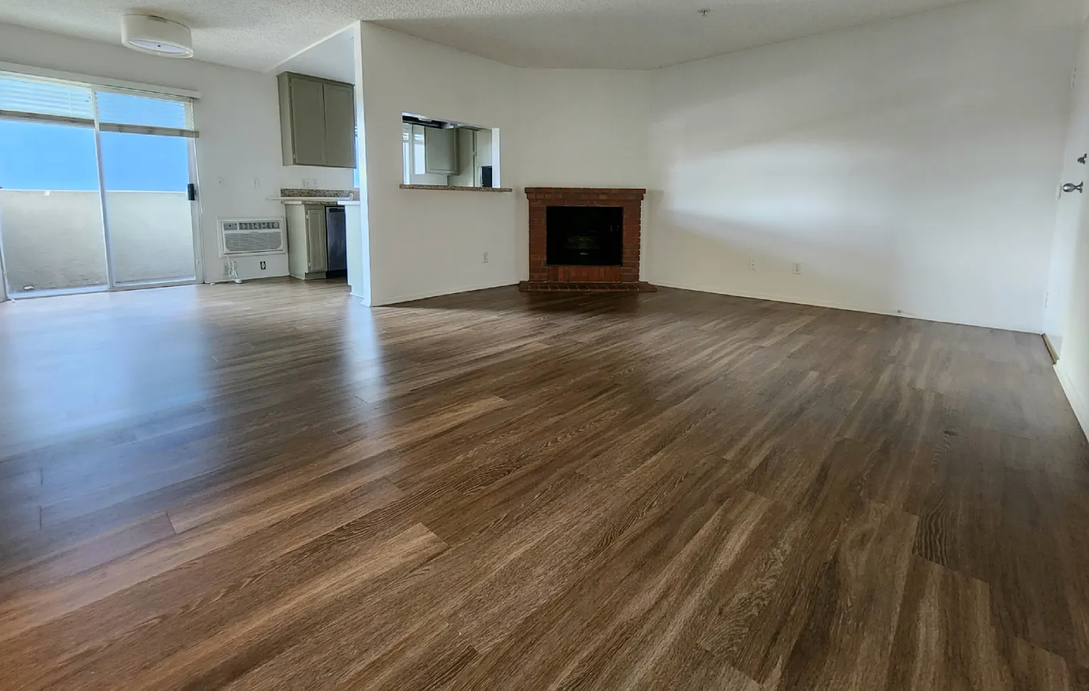 2 bed, 2.0 bath, $3,150 — Photo 4