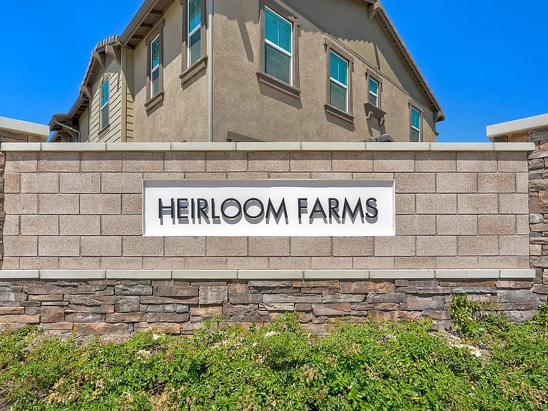 40530 Melrose Dr — Photo 30
