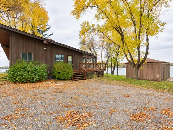 114 S Shore Dr, Ipswich, SD 57451